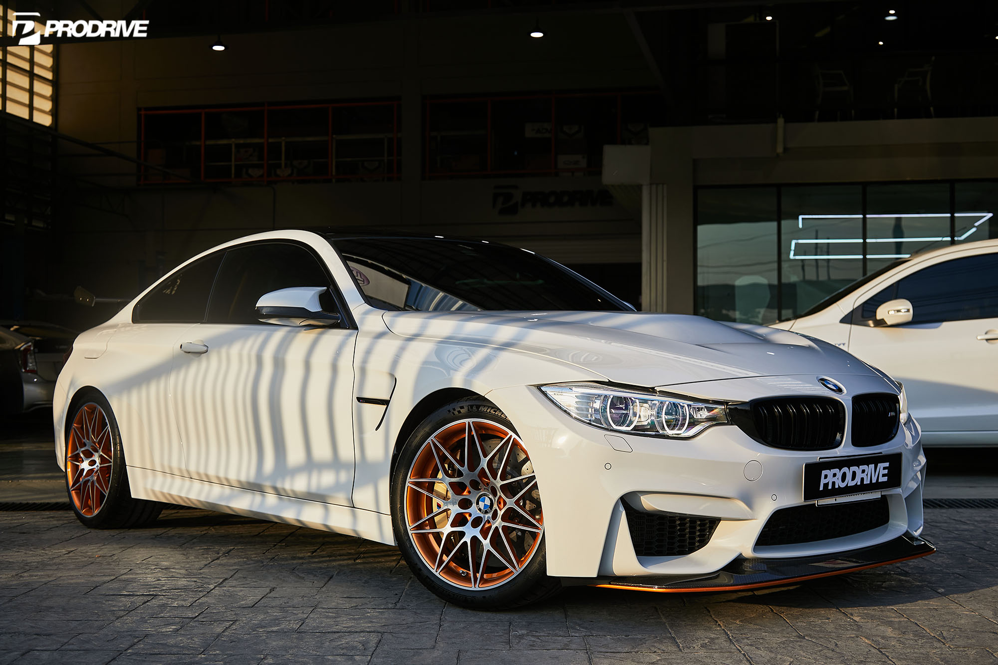 BMW M4 GTS x MIDAS Photochromic