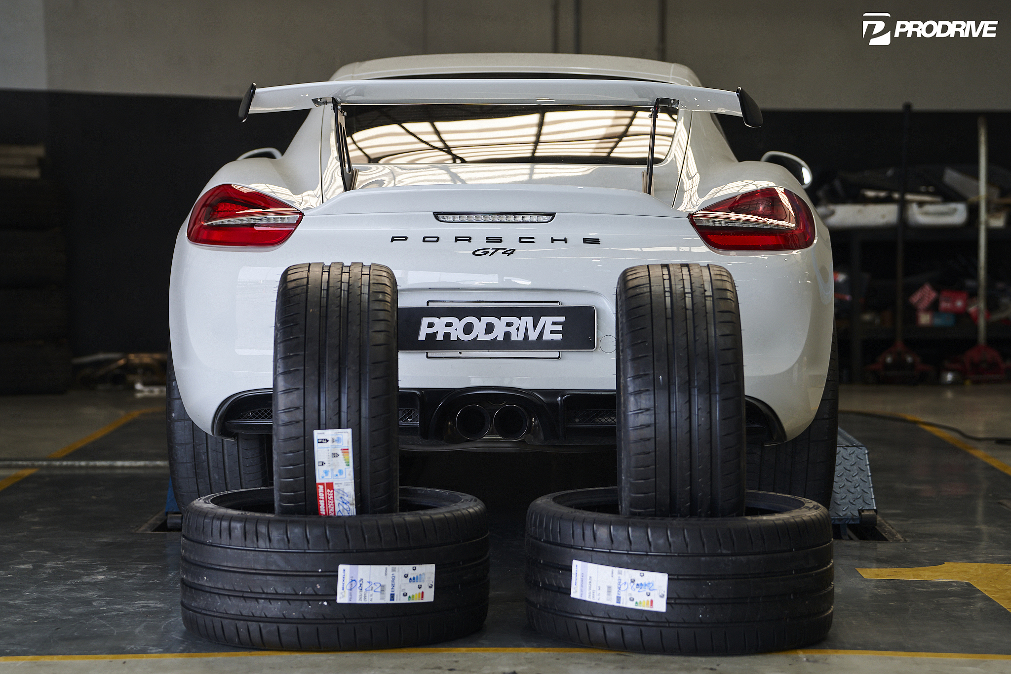 Porsche Cayman 981 x Michelin PS 4S