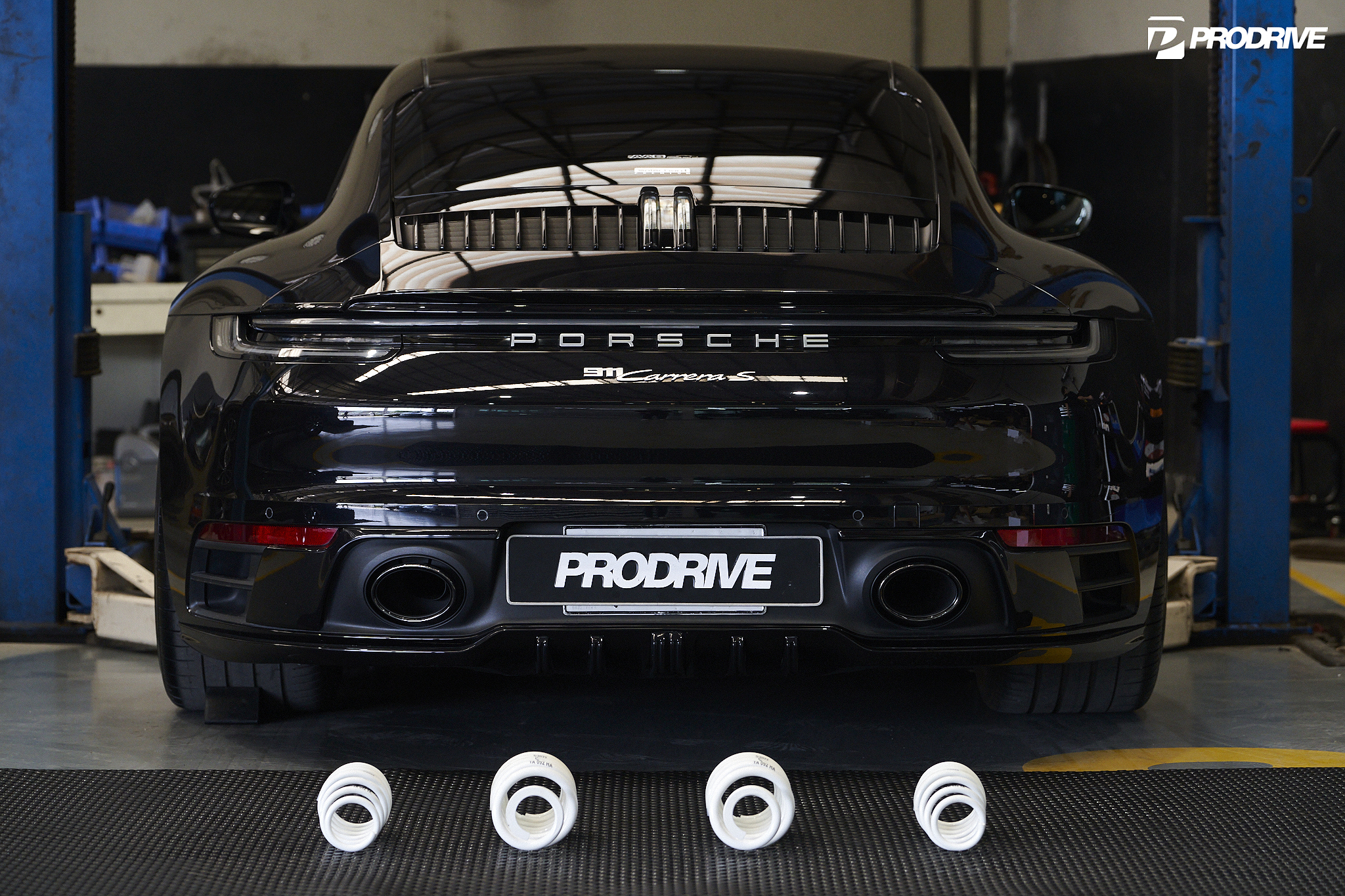 Porsche Carrera 992 x Techart Sport Spring
