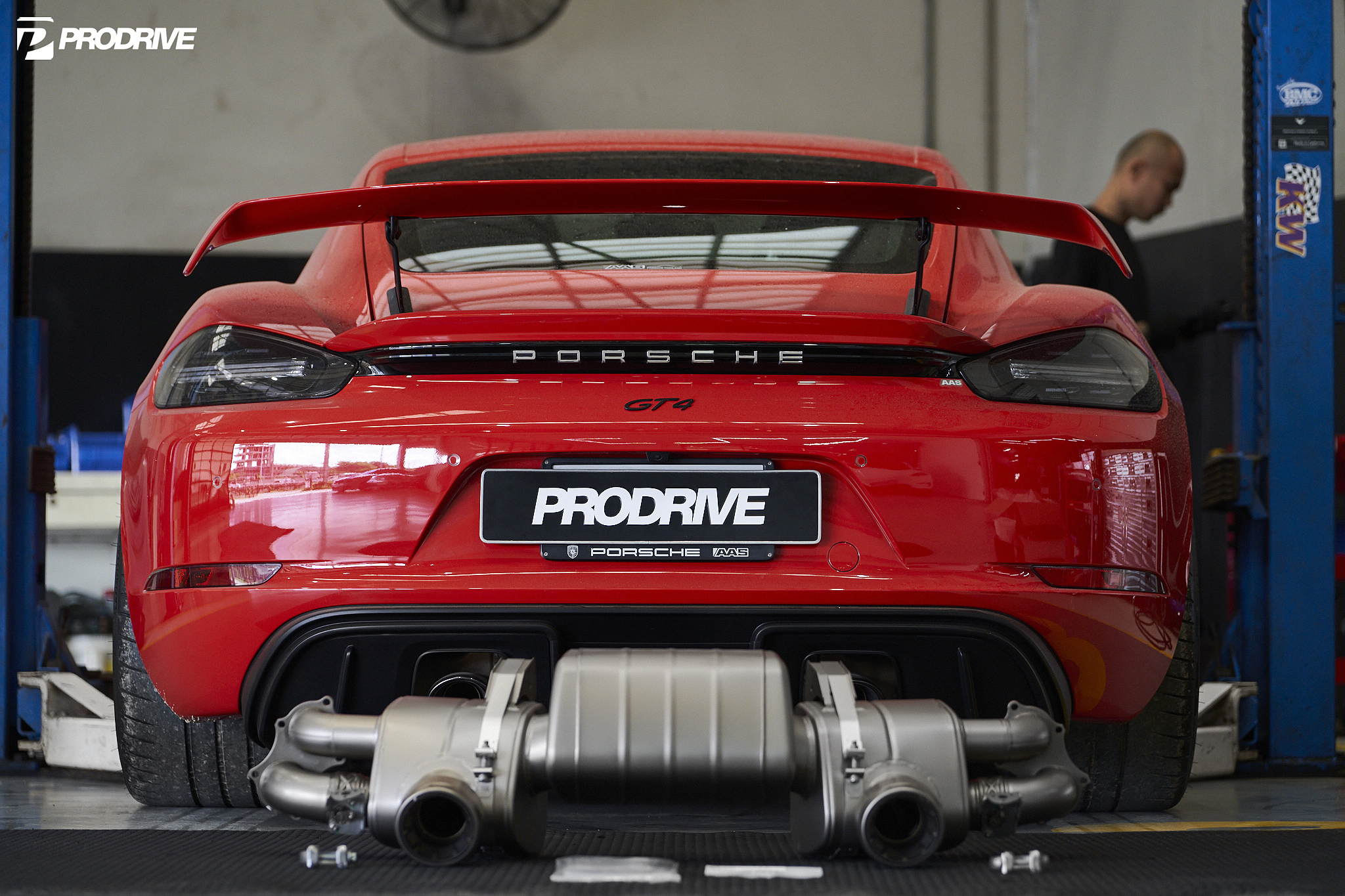 Porsche 718 GT4 x Akrapovic Titanium Exhaust